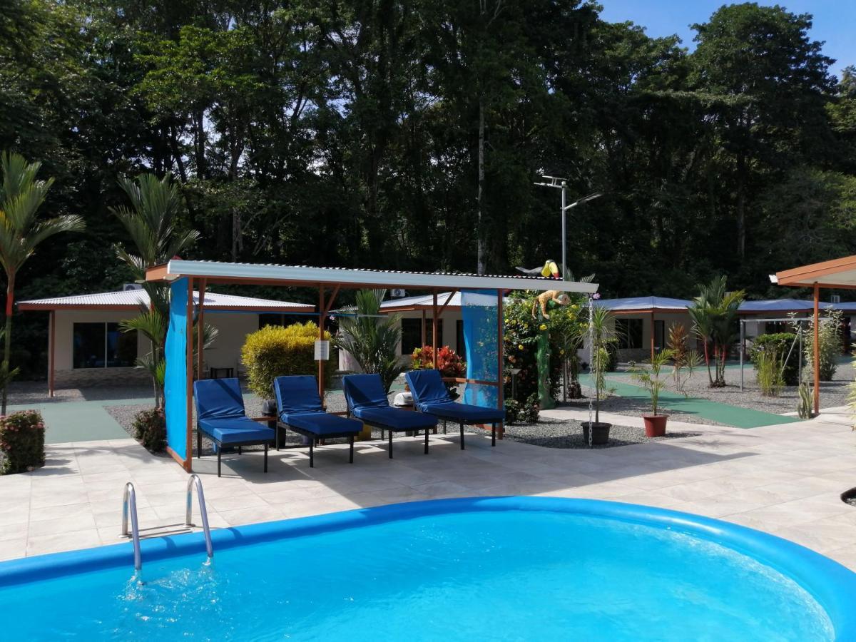 Puerto Vargas Lodge Cahuita Buitenkant foto