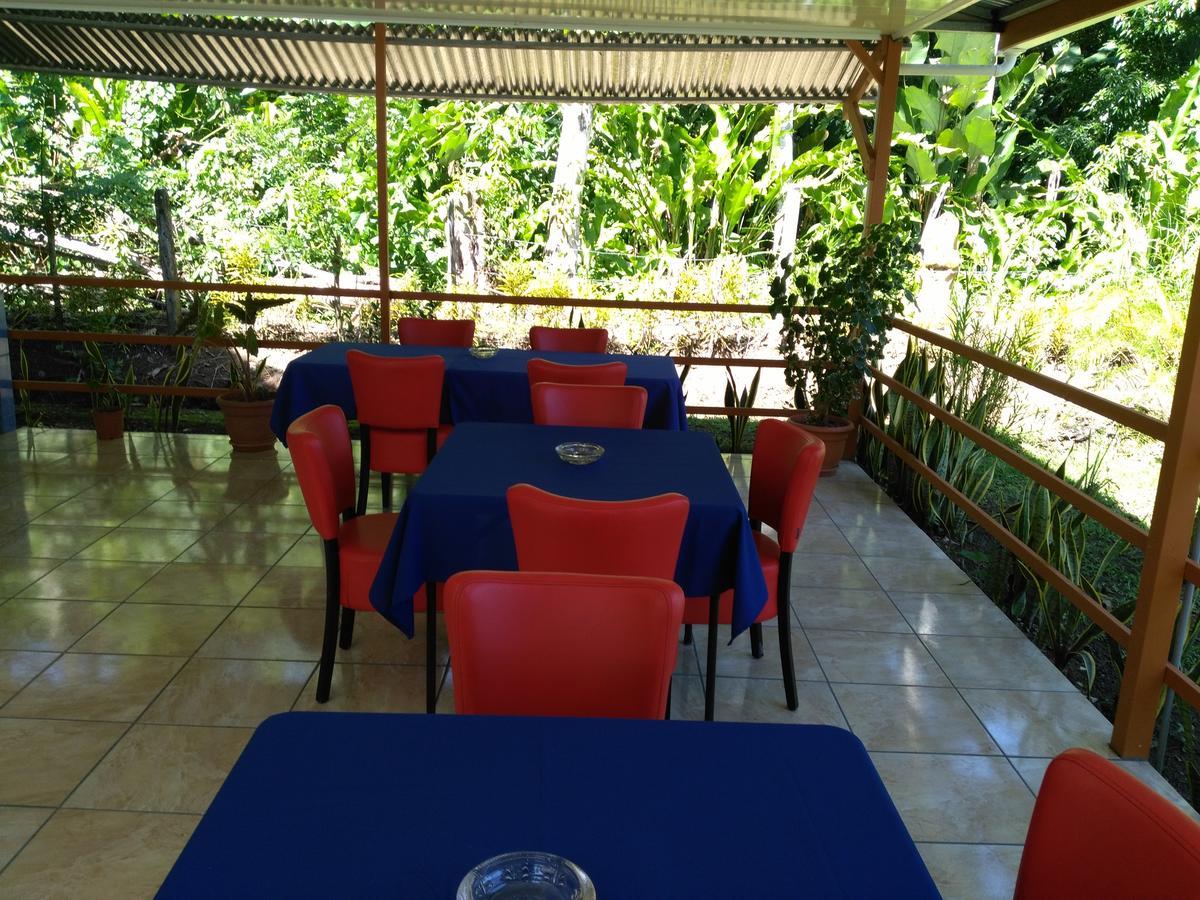 Puerto Vargas Lodge Cahuita Buitenkant foto
