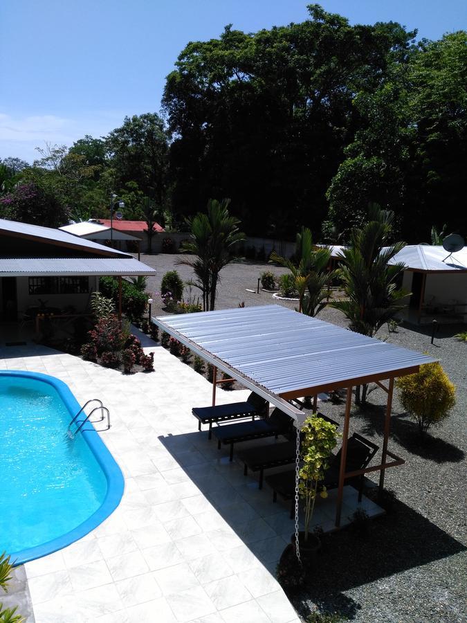 Puerto Vargas Lodge Cahuita Buitenkant foto