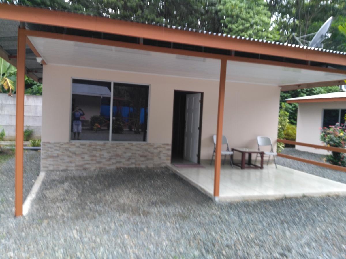 Puerto Vargas Lodge Cahuita Buitenkant foto